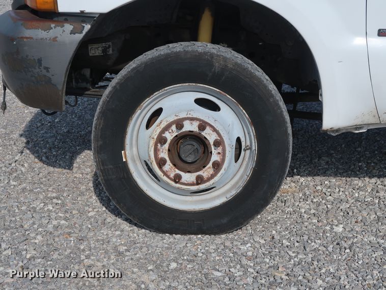 image for item GD9953 2000 Ford F450 Super Duty XL bucket truck