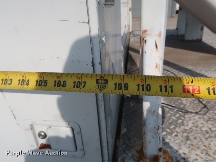 image for item GD9953 2000 Ford F450 Super Duty XL bucket truck