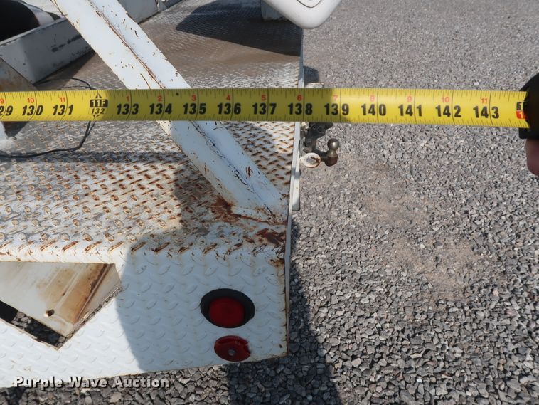 image for item GD9953 2000 Ford F450 Super Duty XL bucket truck