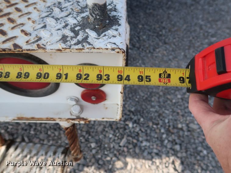 image for item GD9953 2000 Ford F450 Super Duty XL bucket truck