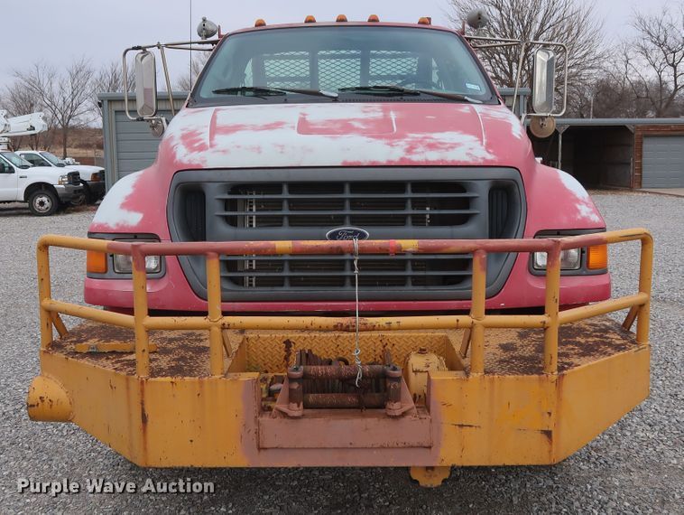 image for item GD9956 2000 Ford F750 Super Duty XL flatbed truck