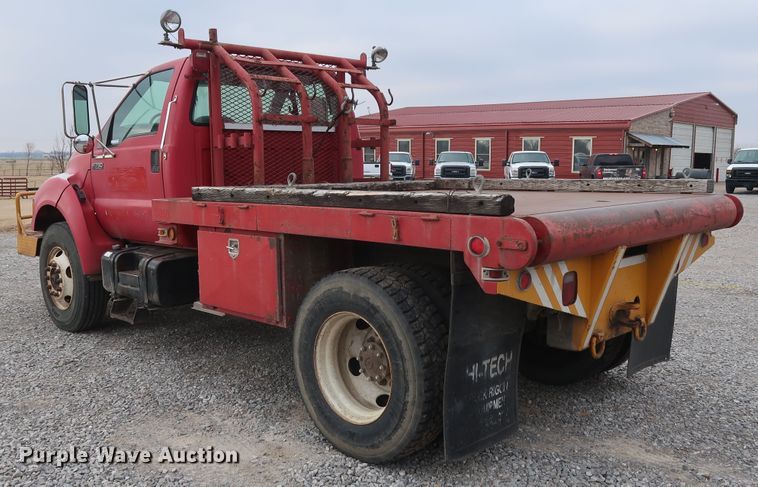 image for item GD9956 2000 Ford F750 Super Duty XL flatbed truck