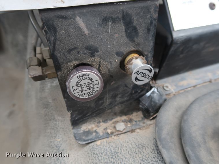 image for item GD9956 2000 Ford F750 Super Duty XL flatbed truck