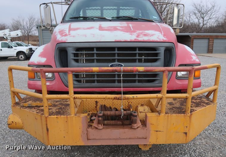 image for item GD9956 2000 Ford F750 Super Duty XL flatbed truck