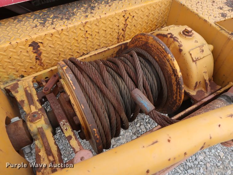 image for item GD9956 2000 Ford F750 Super Duty XL flatbed truck