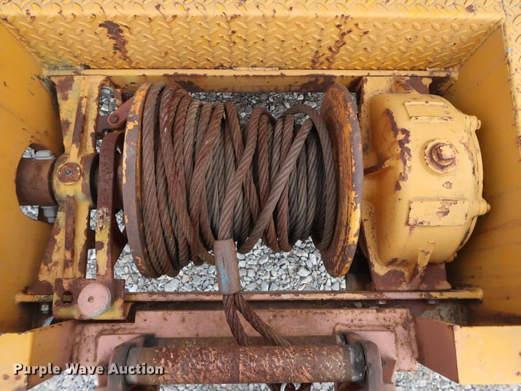 image for item GD9956 2000 Ford F750 Super Duty XL flatbed truck