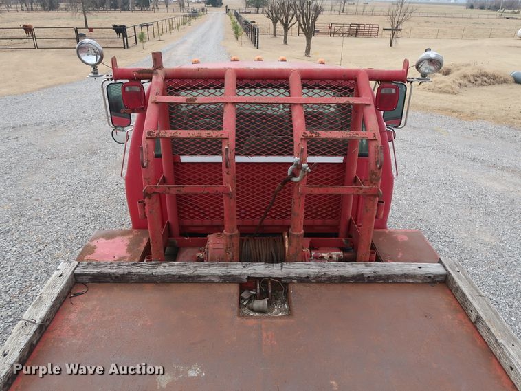 image for item GD9956 2000 Ford F750 Super Duty XL flatbed truck