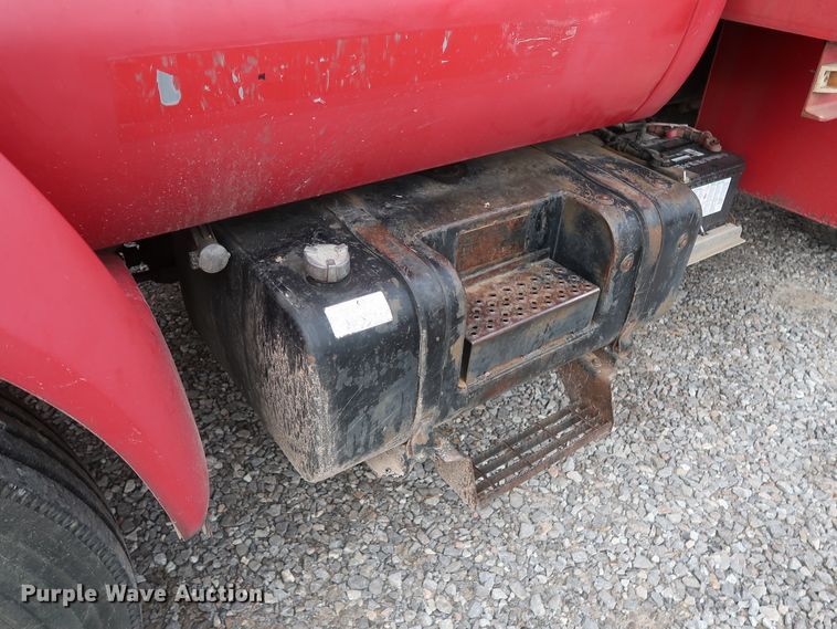 image for item GD9956 2000 Ford F750 Super Duty XL flatbed truck