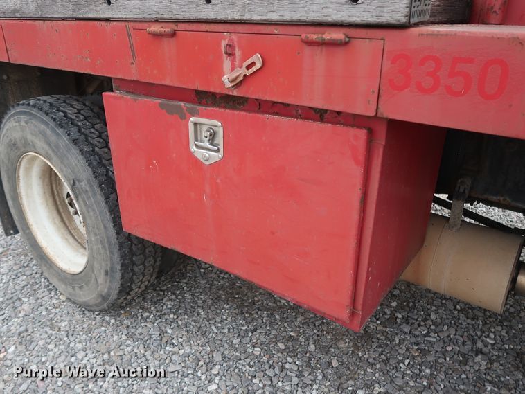 image for item GD9956 2000 Ford F750 Super Duty XL flatbed truck