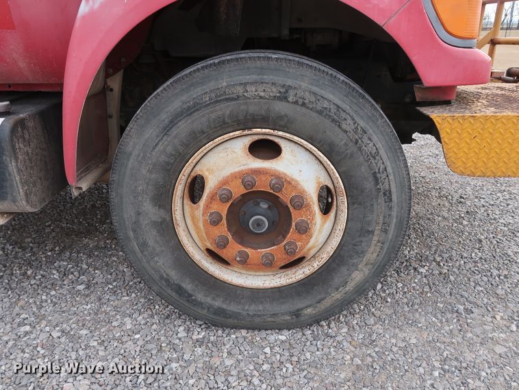 image for item GD9956 2000 Ford F750 Super Duty XL flatbed truck