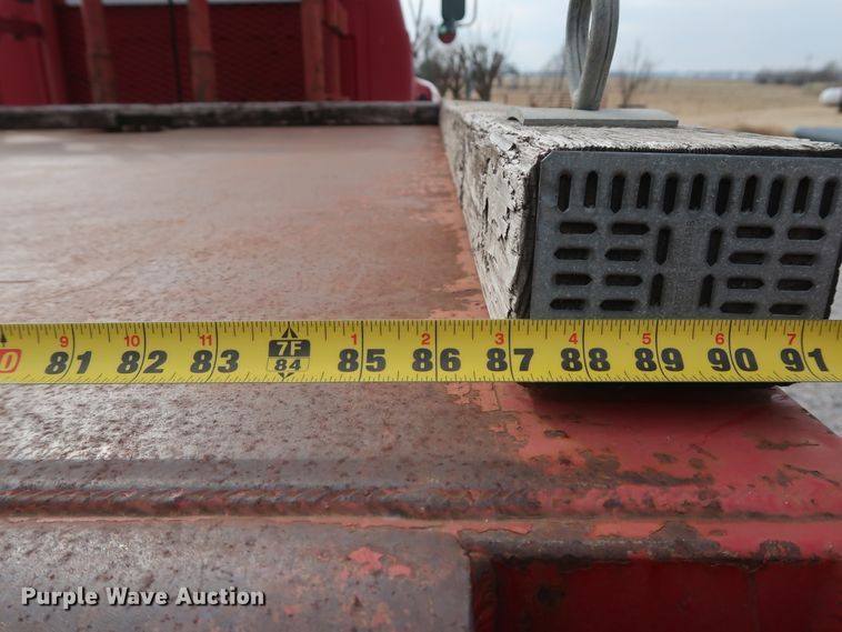 image for item GD9956 2000 Ford F750 Super Duty XL flatbed truck