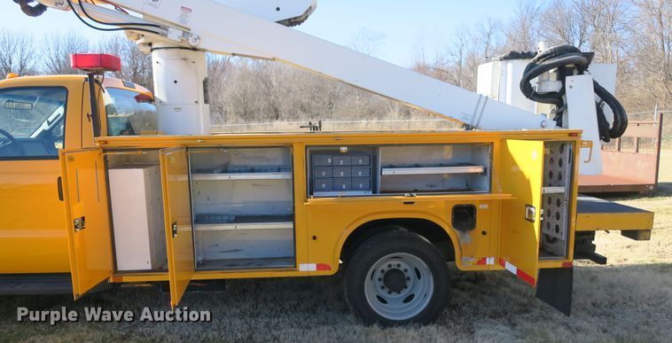 image for item DB10079 2008 Ford F550 bucket truck