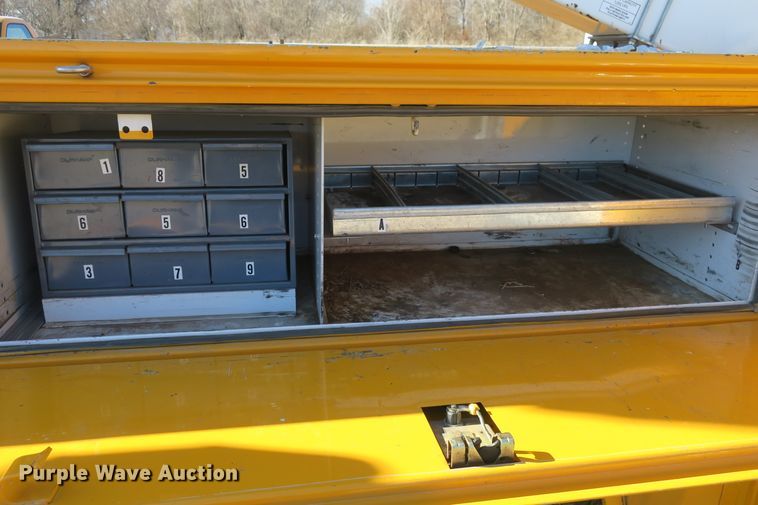 image for item DB10079 2008 Ford F550 bucket truck