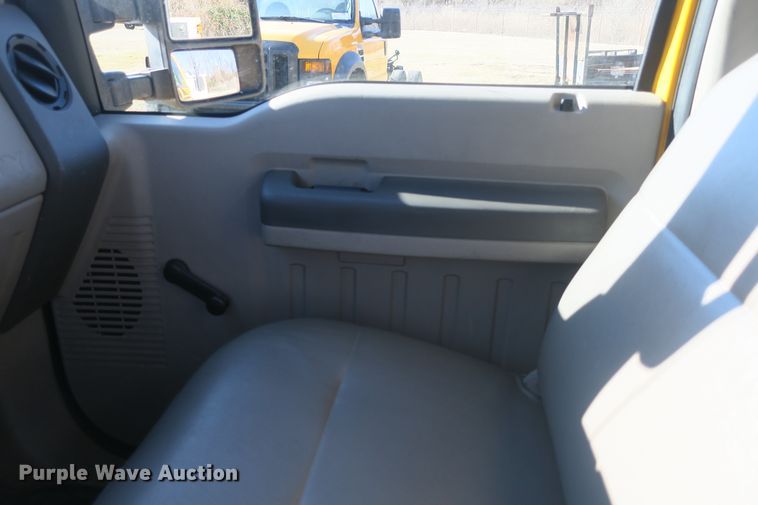 image for item DB10079 2008 Ford F550 bucket truck