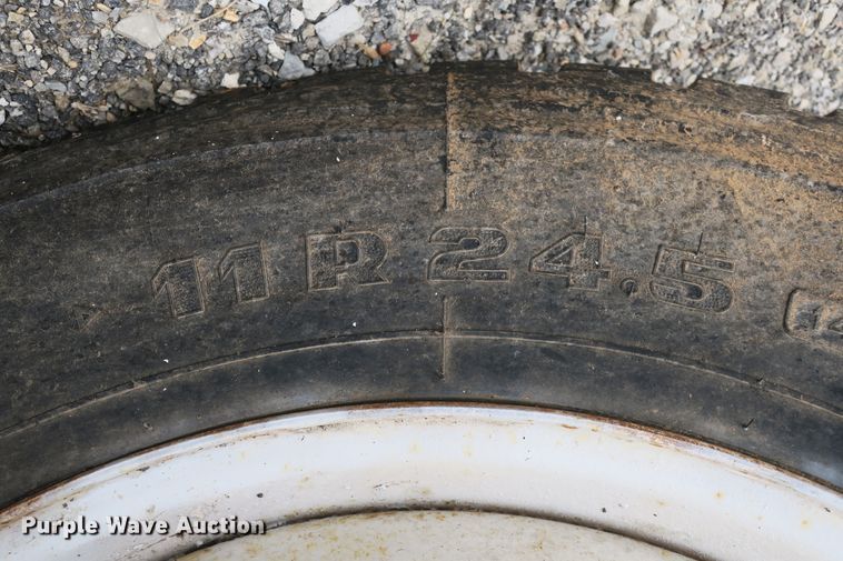 image for item DB10083 1980 International F4370 dump truck