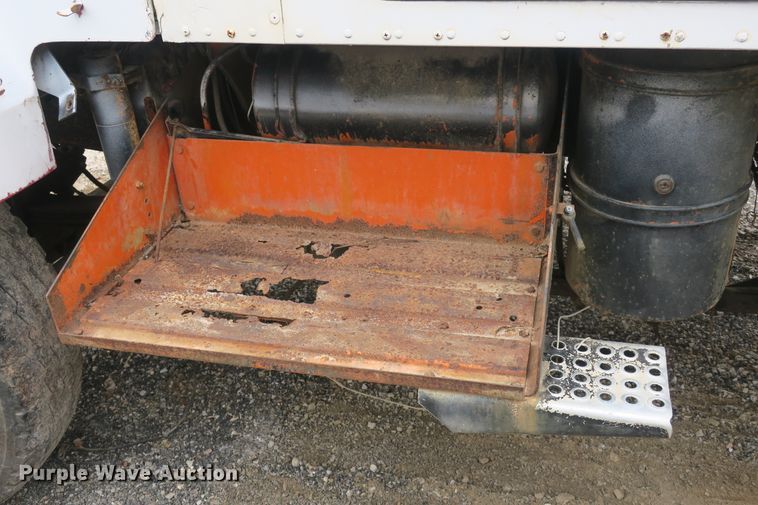 image for item DB10083 1980 International F4370 dump truck