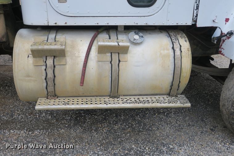 image for item DB10083 1980 International F4370 dump truck