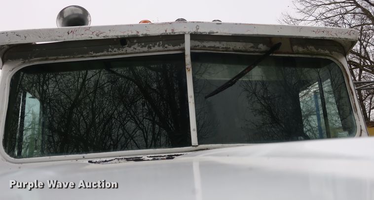 image for item DB10083 1980 International F4370 dump truck