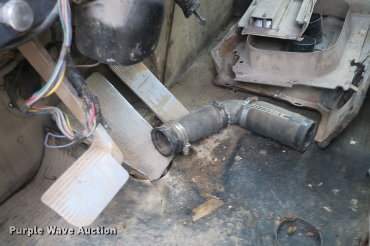 image for item DB10083 1980 International F4370 dump truck