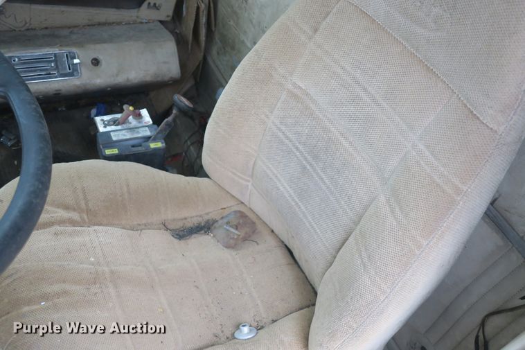 image for item DB10083 1980 International F4370 dump truck