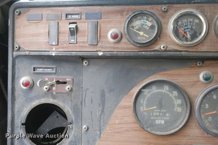 image for item DB10083 1980 International F4370 dump truck