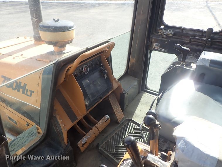 image for item DC3387 2002 Case 750H LT dozer