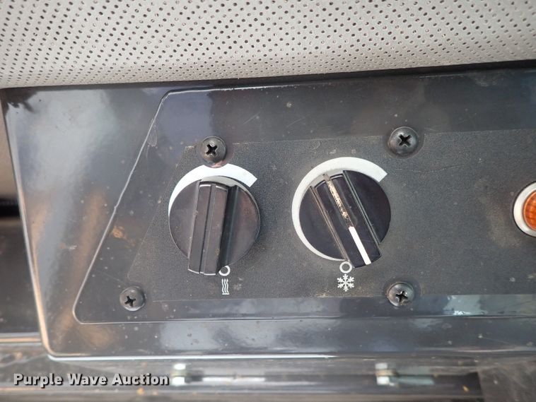 image for item DC3387 2002 Case 750H LT dozer