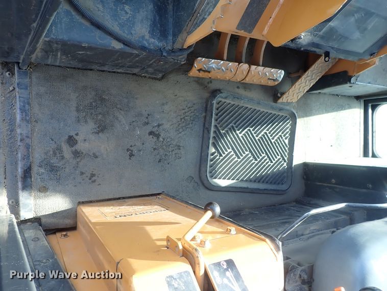 image for item DC3387 2002 Case 750H LT dozer