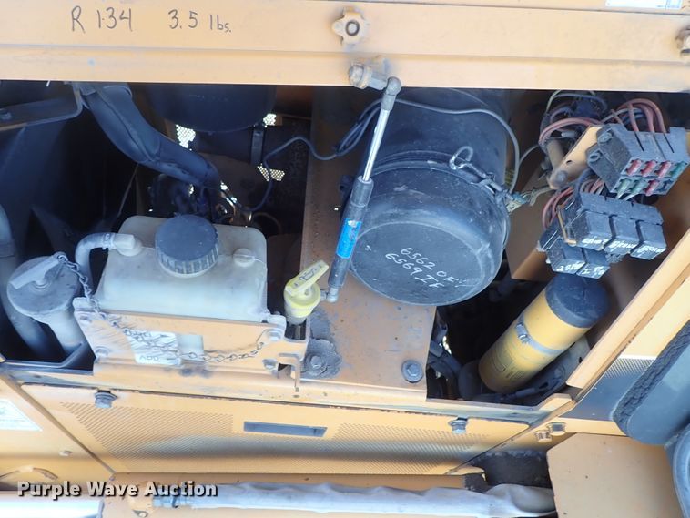 image for item DC3387 2002 Case 750H LT dozer