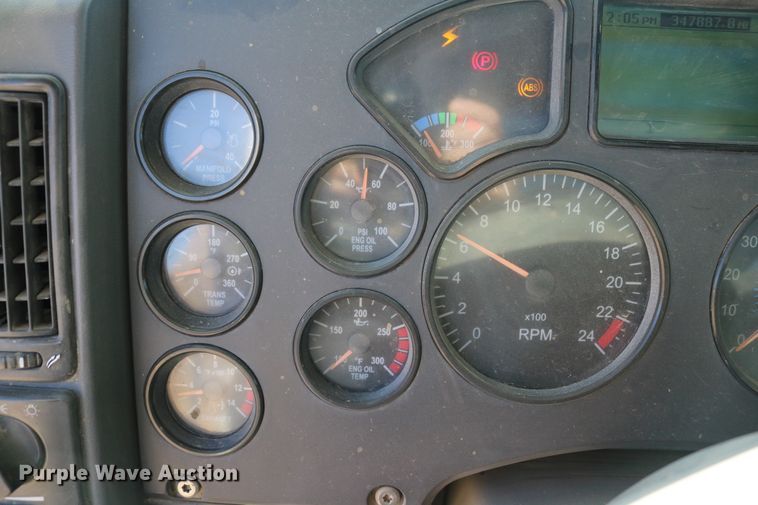 image for item DD6078 2010 Mack CH613 semi truck