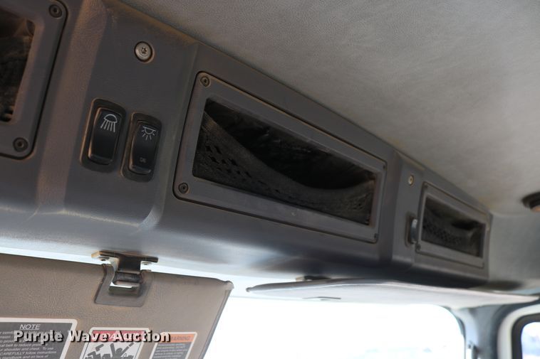 image for item DD6078 2010 Mack CH613 semi truck