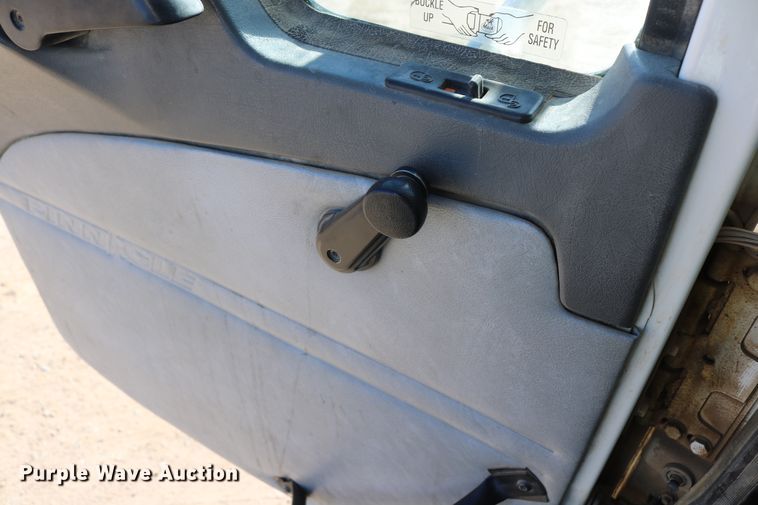 image for item DD6078 2010 Mack CH613 semi truck