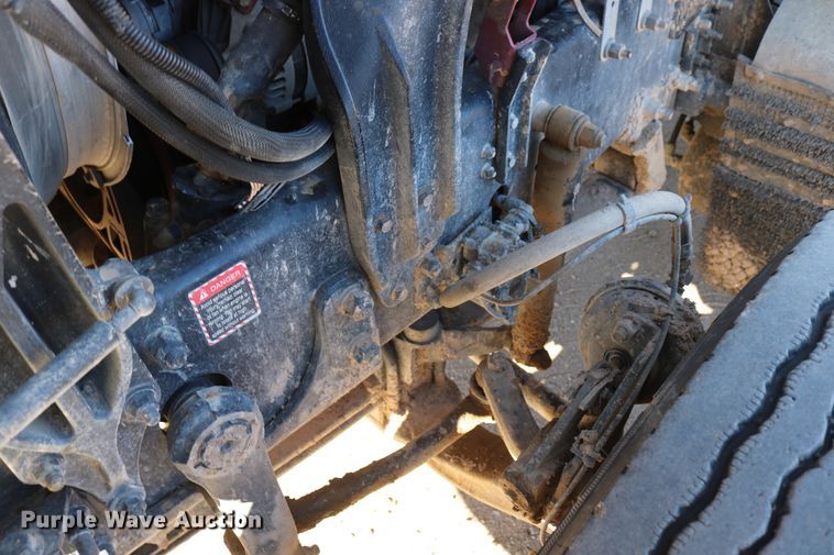 image for item DD6078 2010 Mack CH613 semi truck