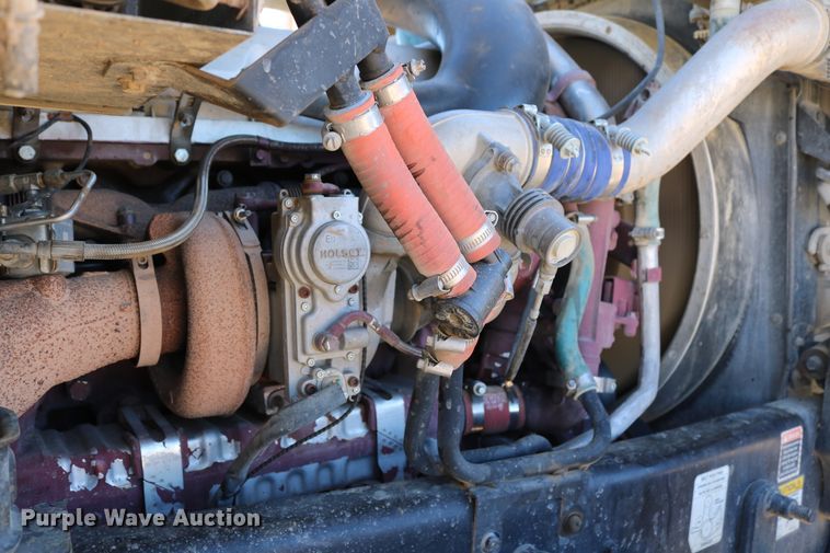 image for item DD6078 2010 Mack CH613 semi truck