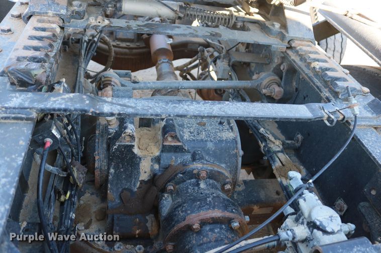 image for item DD6078 2010 Mack CH613 semi truck