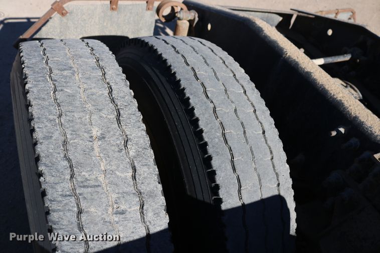 image for item DD6078 2010 Mack CH613 semi truck