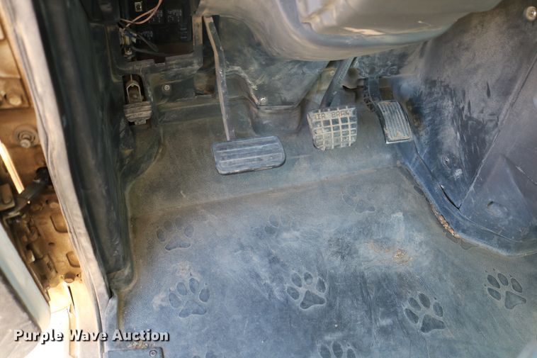 image for item DD6079 2008 Mack CH613 semi truck