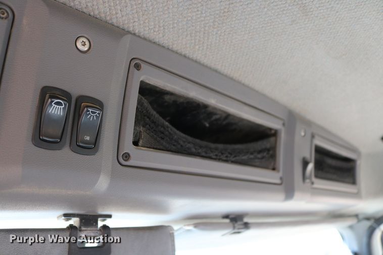 image for item DD6079 2008 Mack CH613 semi truck