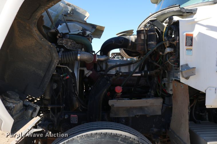 image for item DD6079 2008 Mack CH613 semi truck