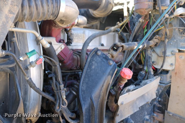 image for item DD6079 2008 Mack CH613 semi truck