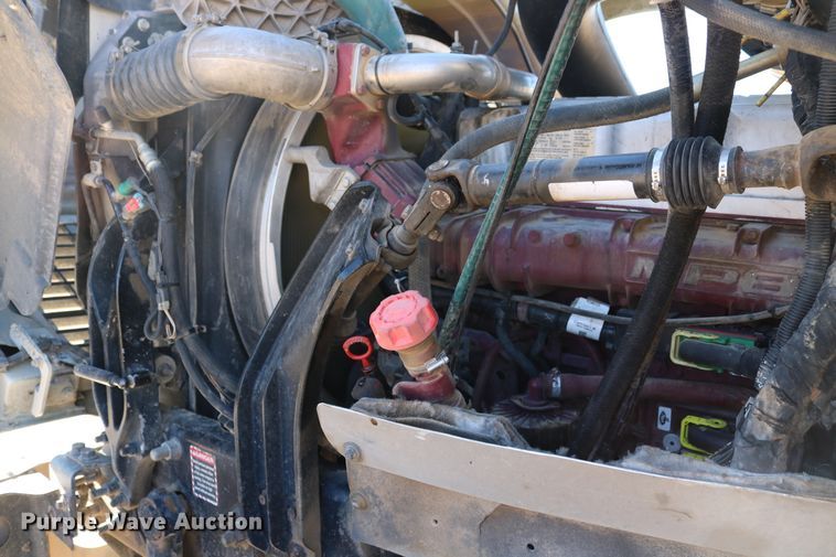 image for item DD6079 2008 Mack CH613 semi truck