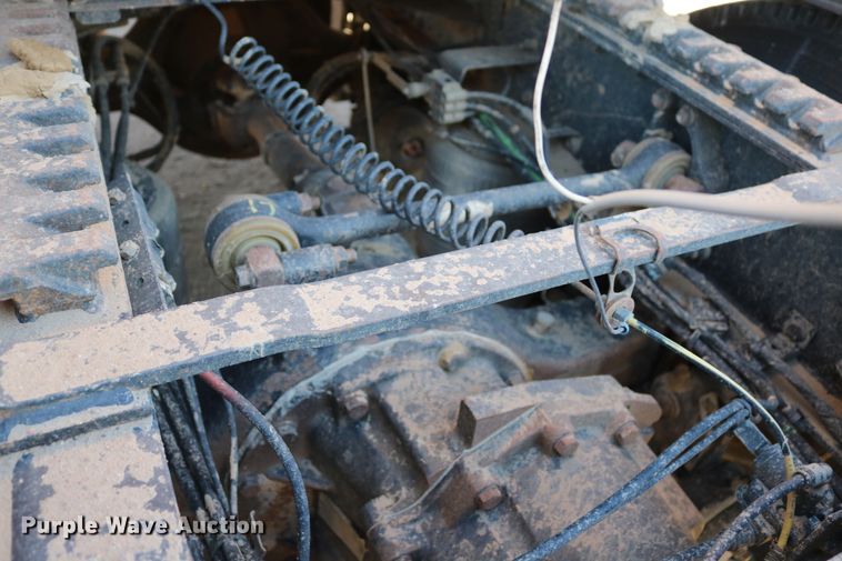 image for item DD6079 2008 Mack CH613 semi truck