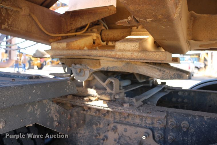 image for item DD6079 2008 Mack CH613 semi truck