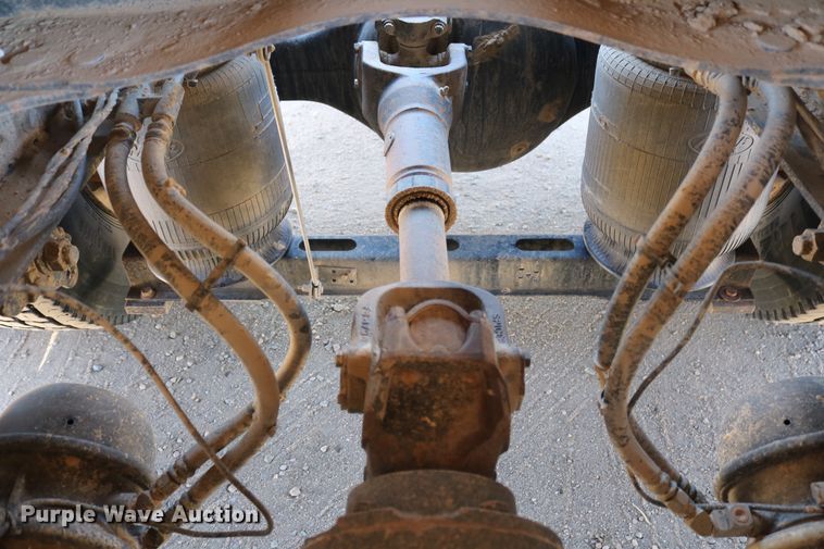 image for item DD6079 2008 Mack CH613 semi truck