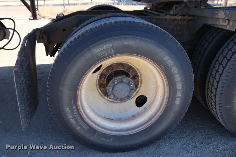 image for item DD6079 2008 Mack CH613 semi truck