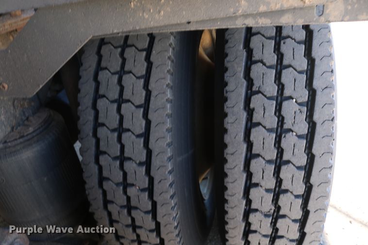 image for item DD6079 2008 Mack CH613 semi truck