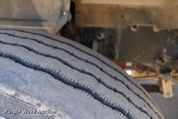 image for item DD6079 2008 Mack CH613 semi truck