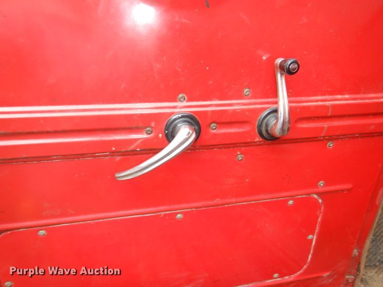 image for item DE0075 1952 Ford F5 fire truck