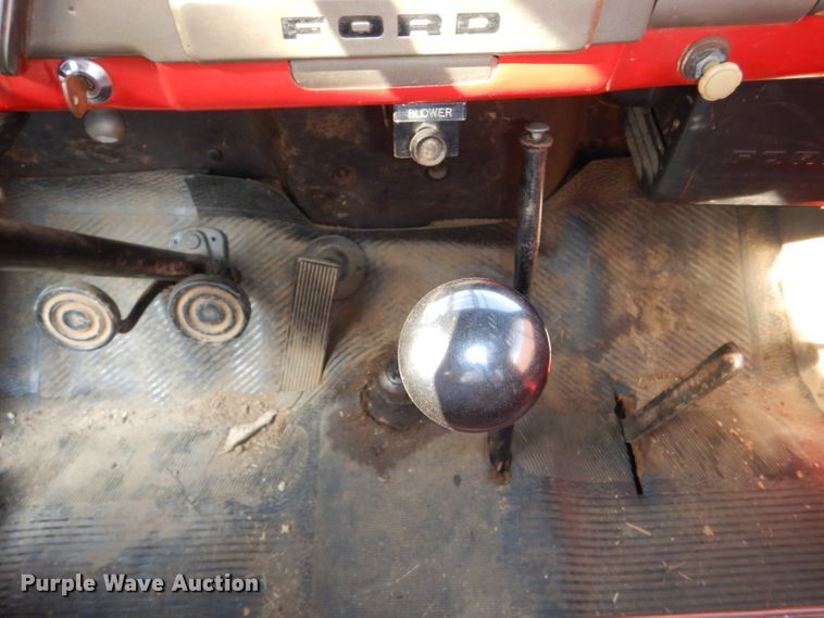 image for item DE0075 1952 Ford F5 fire truck