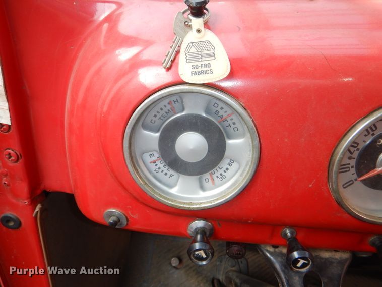 image for item DE0075 1952 Ford F5 fire truck